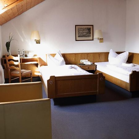 Autobahnraststatte Und Hotel Riedener Wald Ost Hausen  Экстерьер фото